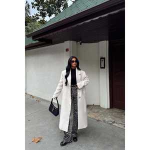 Abrigo Beige para Mujer con Detalle de Botones, Cierre de un Solo Botón, Reversible, Forro de Nailon Transpirable para Otoño e Invierno - Product Image 3