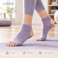 Chaussettes de yoga antidérapantes lavande à cinq orteils, sans orteils, souples, pour studio, spécifications d'acheteur, développement en usine, programme de vente en gros