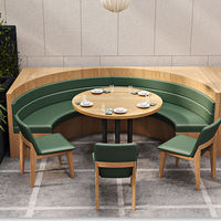 Maßgefertigte Halbrunde U-förmige Massivholz-Themenrestaurant-Sitzgruppe Sofa Tisch und Stühle