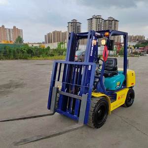 Used 3 Ton Komatsu FD30 Diesel Engine Forklift with Hydraulic <b>Side</b> Shifter 2 Mast for Engine Counterbalanced - Product Image 5