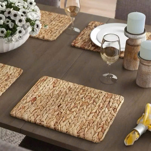 Salvamanteles Rectangular Hecho a Mano de Jacinto de Agua, 100% Natural y Ecológico, 25cm X 35cm, Empaquetado en Cartón - Product Image 3