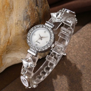 Nuevo Reloj de Pulsera de Aleación con Gemas Cuadradas y Diamantes Redondos, Estilo Fresco, Reloj de Cuarzo Compacto para Mujer, en Stock - Product Image 2
