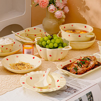 Nouvel ensemble de bols et assiettes en céramique sous glaçure, style crémeux, en forme de cœur, résistant au micro-ondes, pour la maison, de grande valeur