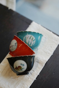 Service à thé en porcelaine octogonale « Whispering Plum » – Vaisselle de thé dorée jaune impérial - Product Image 5