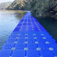 Quai flottant modulaire polyvalent pour les maisons au bord de l'eau Bateau à moteur Parking Durable HDPE Caoutchouc Plastique Acier Marine Fender Pontoon