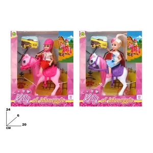 Muñeca Kelly en Escuela de Equitación con Caballo Rosa de 24 cm, Juguete para Niños - Product Image 3