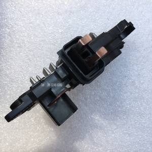 适用于奔驰C级W203 S203 C180 C200 C240原装调节器交流发电机零件电压F00MA45300 06F903803A适用于博世 - Product Image 2