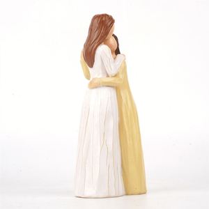 Figurine unique en résine mère et fille, souvenir parfait pour la fête des mères ou un anniversaire - Product Image 1