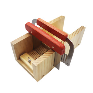 Nuevo Molde de Silicona Cuadrado Multifuncional y Ecológico para Jabón con Caja de Madera, Capacidad de 1200 ml, Uso Manual, Lavado a Mano - Product Image 4