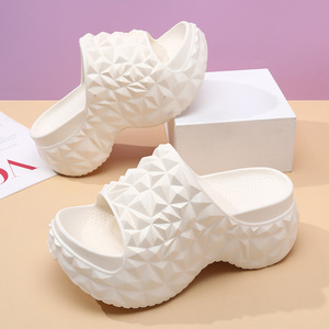 Sandalias de tacón alto para mujer Guru, suela gruesa, aumento de altura, una tira, para verano, transpirables, blancas, de EVA, antideslizantes, con forma de durián - Product Image 1