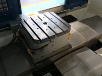 Centre d'usinage CNC économique HMC500 Fraiseuse CNC à trois axes Traitement horizontal
