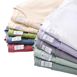 Camiseta con Estampado Digital y Lavado Ácido, Estilo Desgastado, para Hombre, Streetwear, Negra, con Gráficos Personalizados, Vintage - Product Image 1