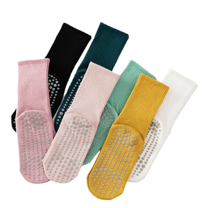Calcetines Deportivos Transpirables Antideslizantes de Punto <span class=keywords><strong>JINGOU</strong></span> 2026 con Logotipo en el Puño para Yoga y Deportes - Juveniles y Adultos OEM Gran Venta - Product Image 2
