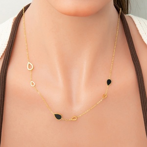 Collar de Moda para Mujer, Chapado en Oro de 18K, Acero Inoxidable, Estilo Moderno para Fiestas, Venta al Por Mayor - Product Image 4