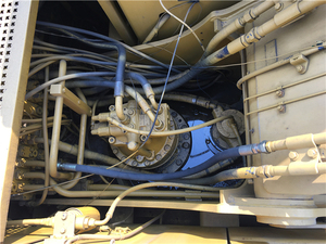 รถขุดตีนตะขาบมือสอง 20 ตัน รุ่น 320D2/L/320DL/320B/320BL/320C/320CL เครื่องยนต์คัมมินส์ กำลัง 136 กิโลวัตต์ ความจุบุ้งกี๋ 1.7 ลูกบาศก์เมตร พร้อมปั๊มและเกียร์บ็อกซ์ - Product Image 6