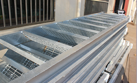 Bonne conception de balustrade de pont en métal, balustrade de balcon, conception de grille en aluminium, escalier extérieur