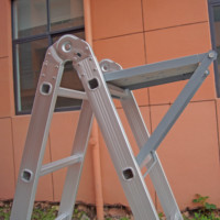 Design moderne EN131 Échelle pliante Assurance qualité 4x3 en aluminium non anodisé multi-usages pour la maison escalier entrepôt