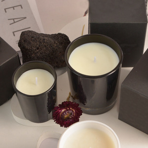 Velas Aromáticas Cilíndricas Blancas y Negras de Cera de Soja, Cera de Abeja y Cera Vegetal para Decoración del Hogar - Product Image 1
