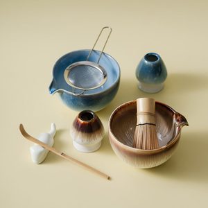 Juego de Tazas de Matcha de Gres con Batidor de Bambú, Diseño Wabi Sabi para la Ceremonia del Té - Product Image 1