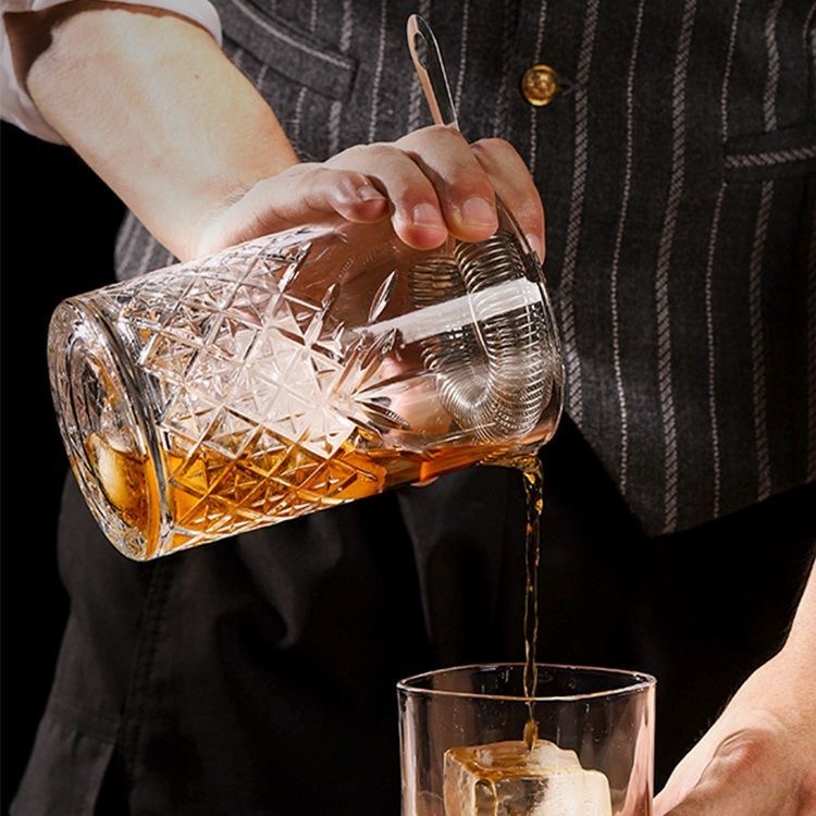 20oz Seamless Mixing Pitcher  Mixing glass for Stirred Cocktail with Weighted Bottom