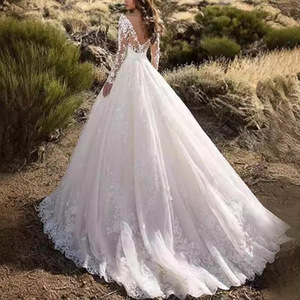 Vestido de novia de manga larga con encaje floral, escote corazón, talla grande, corte en A. - Product Image 4