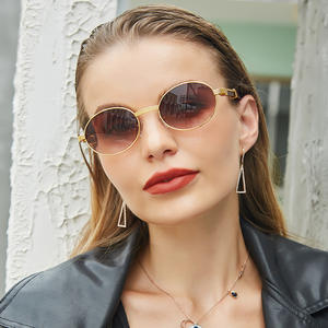 Gafas de Sol Redondas Retro Personalizadas Unisex con Lentes de PC UV400, Montura Negra, Patillas Ajustables, Estilo Instagram - Product Image 4