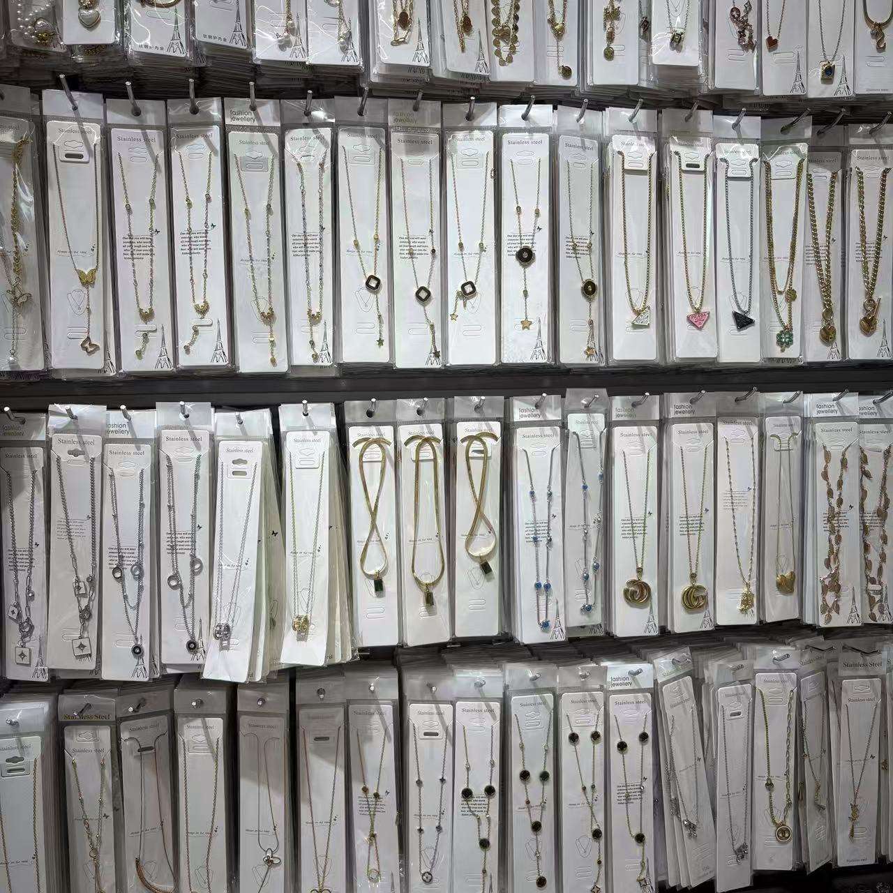 รุ่นอัลลอย