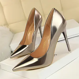 elemanları düğün ayakkabı Suppliers-Moda Metal popüler bayanlar yüksek topuklu sığ ağız sivri seksi bayanlar yüksek topuklu sandalet ince moda kadın ayakkabısı