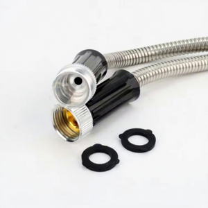 Conector Flexible de Acero Inoxidable de Alta Presión de 100 pies con Boquilla ABS para Riego, Económico - Product Image 1
