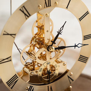 Craftsman stile italiano luce orologio meccanico di lusso copertura in vetro trasparente ornamento inciso tavolo di ispirazione romana - Product Image 2