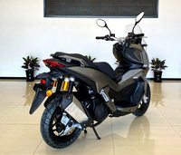 Scooter à Essence ADV 200 cm³ Haute Performance Refroidi par Eau, Moteur EFI, Freins à Disque Avant et Arrière, Vitesse Maximale 120 km/h, Vente en Gros