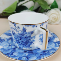 Vaisselle chinoise Vintage, assiette de chargeur de vaisselle, bordure dorée, fleur blanche et bleue, assiettes de luxe en céramique, ensemble pour mariage