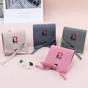 Emballage et présentoir de bijoux personnalisés avec logo pour bagues, colliers, boucles d'oreilles, petit sac d'emballage en velours, pochette en microfibre - Product Image 2