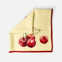 Écharpe en soie imprimée d'un côté, motif fruits légers et frais, personnalisable