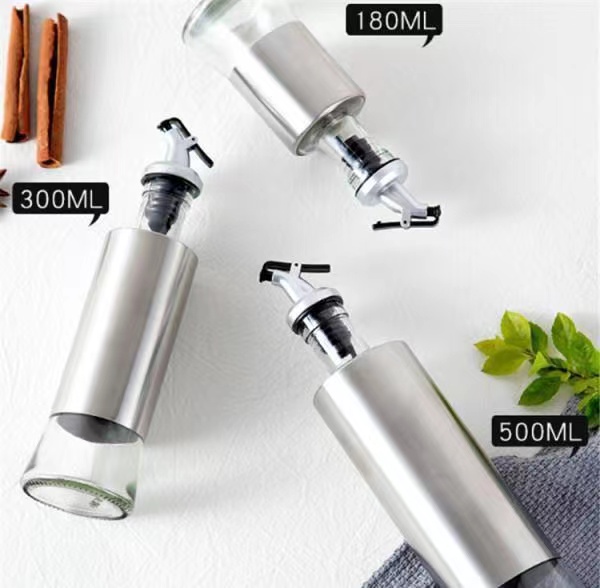 Kitchen stainless steel with plastic pourer used soy sauce glass oil dispenser