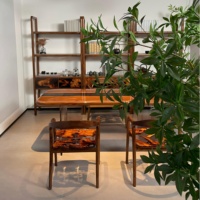 Table en résine époxy avec bordure en bois naturel, meubles en résine modernes de luxe sur mesure, table à manger, art artisanal, design unique, décoration intérieure, bureau