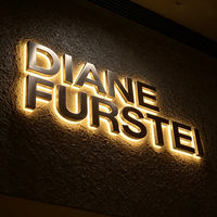 Enseigne en lettres en relief en acrylique rétroéclairées par LED 3D personnalisées pour les enseignes publicitaires extérieures des magasins