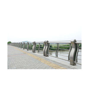 Développement de garde-corps de sécurité en acier pour ponts, garde-corps décoratifs en béton, clôture de garde-corps - Product Image 2