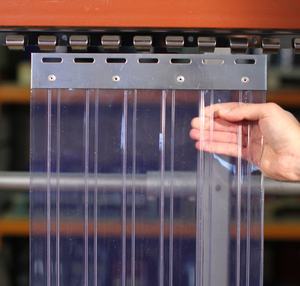 Rouleau de rideau en bande de PVC transparent de la Chine 2mm et 3mm d'épaisseur 200mm de largeur pour la protection d'entrepôt et de porte - Product Image 5