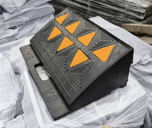 แผ่นยางกันลื่นสำหรับจอดรถบรรทุกขนาดใหญ่ พร้อมที่จับ - Product Image 5