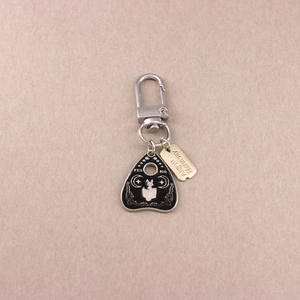 พวงกุญแจโลหะสไตล์ดาร์กพังก์ ลายแมว คาถา คำอธิษฐาน  สำหรับคนเท่ๆ ทั้งชายและหญิง ของขวัญเพื่อนสนิท - Product Image 5