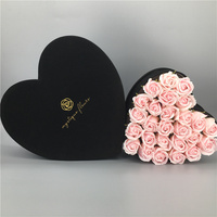 Roses éternelles préservées, emballage en papier luxueux et romantique, boîte en velours pour cadeaux GuangDong, idéal pour l'expédition de chaussures et les envois en forme de cœur.