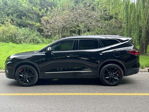 <span class=keywords><strong>Chevrolet</strong></span> <span class=keywords><strong>Blazer</strong></span> Redline 650T 7 places SUV Turbo <span class=keywords><strong>2020</strong></span> - Sièges en cuir, jantes alliage R20, barres de toit - Voitures d'occasion <span class=keywords><strong>à</strong></span> <span class=keywords><strong>vendre</strong></span> - Product Image 4