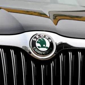 Autocollants de Voiture <span class=keywords><strong>Skoda</strong></span> Octavia et <span class=keywords><strong>Fabia</strong></span> 90MM 80MM, Logos Avant et Arrière et <span class=keywords><strong>Logo</strong></span> de Calandre Vert pour les Deux Modèles - Product Image 5