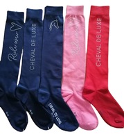 Fabrication de chaussettes équestres jacquard avec logo personnalisé pour bottes d'équitation hautes et longues