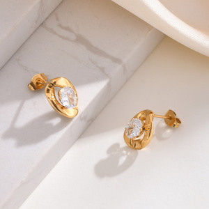 Conjunto de Joyería al por Mayor de Moda Vintage: Pendientes de Acero Inoxidable con Baño de Oro de 18K y Collar Geométrico Irregular con Zirconia Ovalada para Mujer - Product Image 4