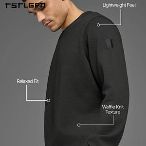 Sweat-shirt ras du cou texturé personnalisé pour homme, teinture à faible impact, mélange de coton recyclé, patch sur le bras gauche pour une performance optimale en superposition - Product Image 2