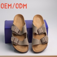 Sandales de couple en gros à deux brides, dessus en daim, semelle en liège, logo personnalisé, pour hommes et femmes, claquettes de plage d'été, approvisionnement en vrac