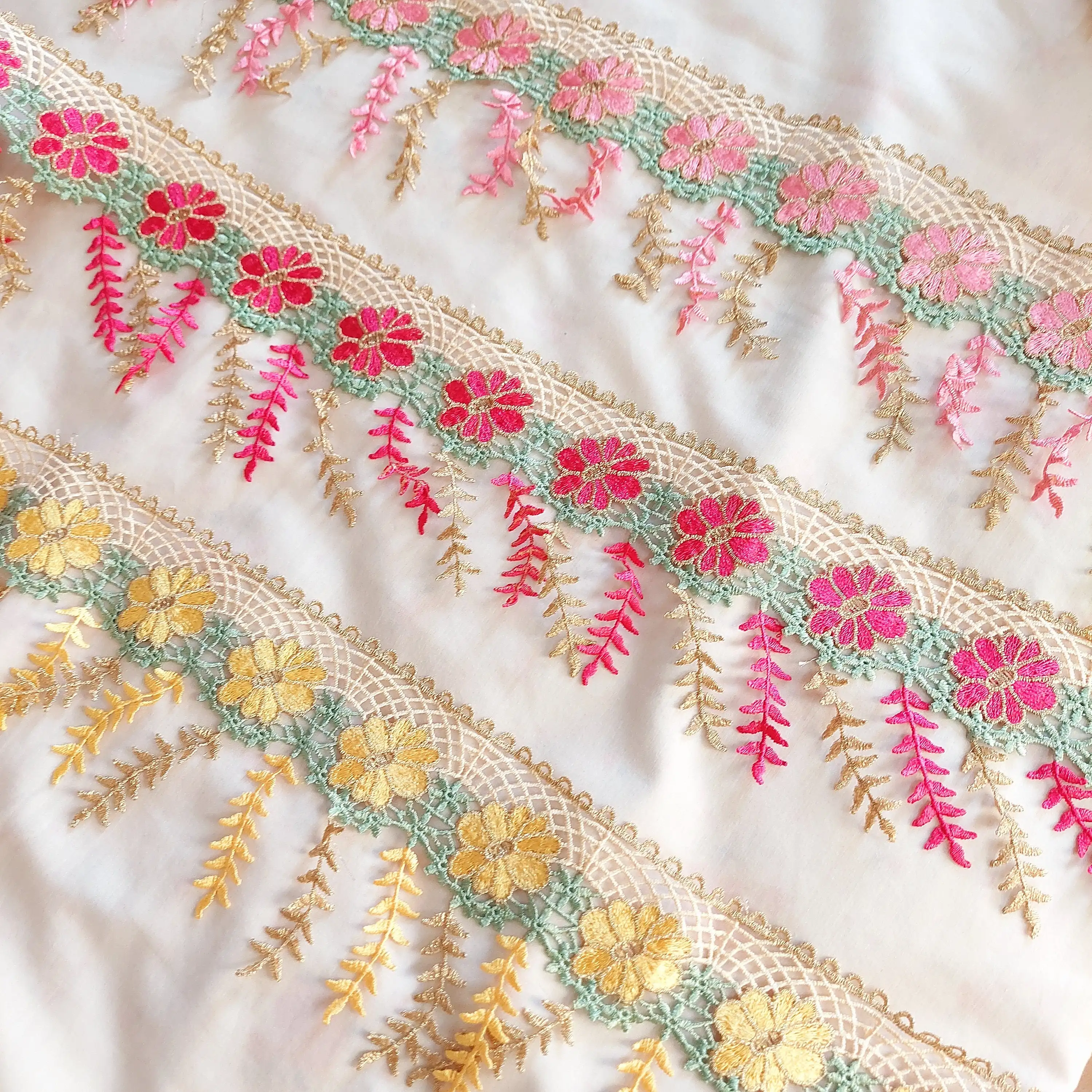 Cinta de tul bordado Custom multicolor flower embroidery border lace mesh trimming