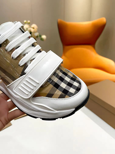 รองเท้าเดินหนังแท้คุณภาพสูงสำหรับผู้ชายและผู้หญิง ขายส่ง ฤดูใบไม้ผลิ/ฤดูใบไม้ร่วง แบรนด์ดีไซเนอร์หรู พื้นยาง - Product Image 3